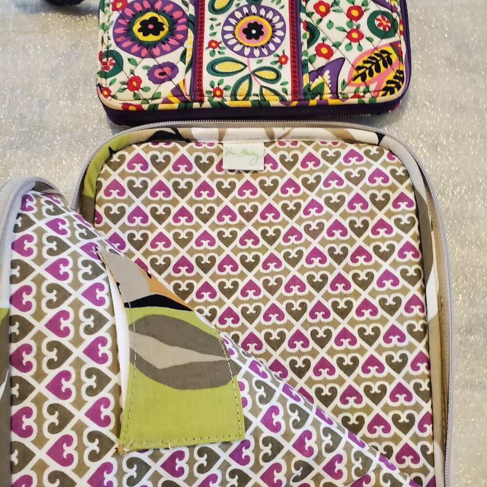 Vera Bradley  multi color Wristlet Wallet Quilted Women's  and Clutch